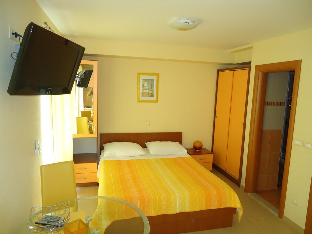 Villa Grgo Apartments Tučepi الغرفة الصورة