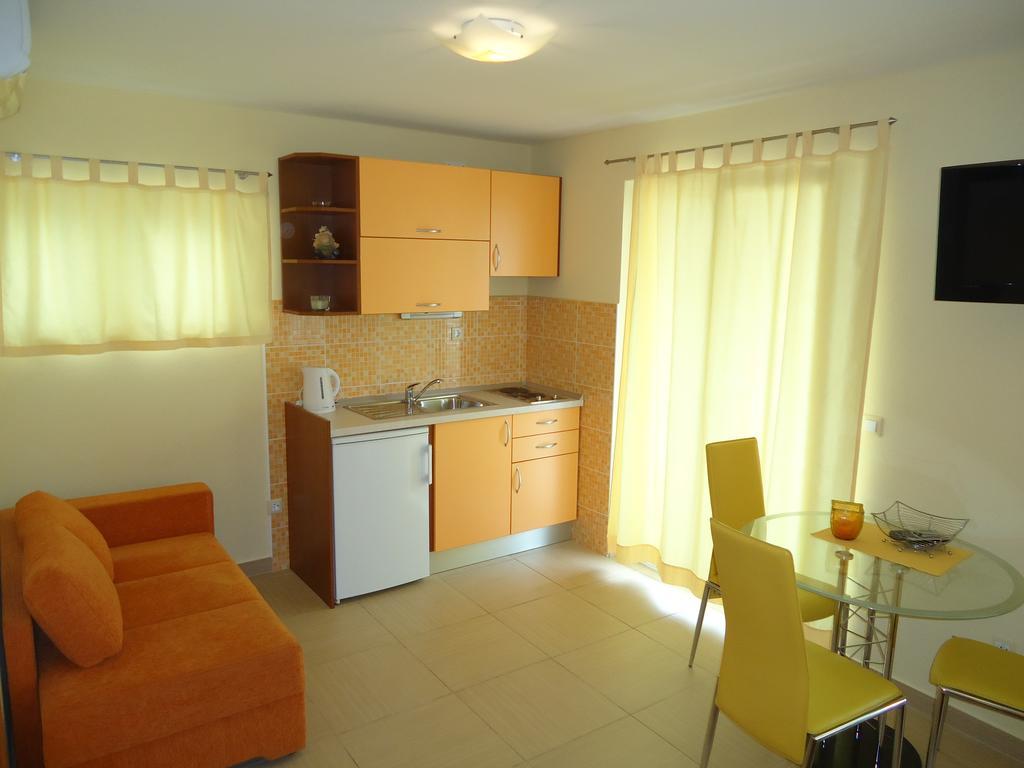 Villa Grgo Apartments Tučepi الغرفة الصورة
